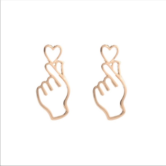 New Korea Personality Heart Women Drop Earrings - Picture 2 of 3